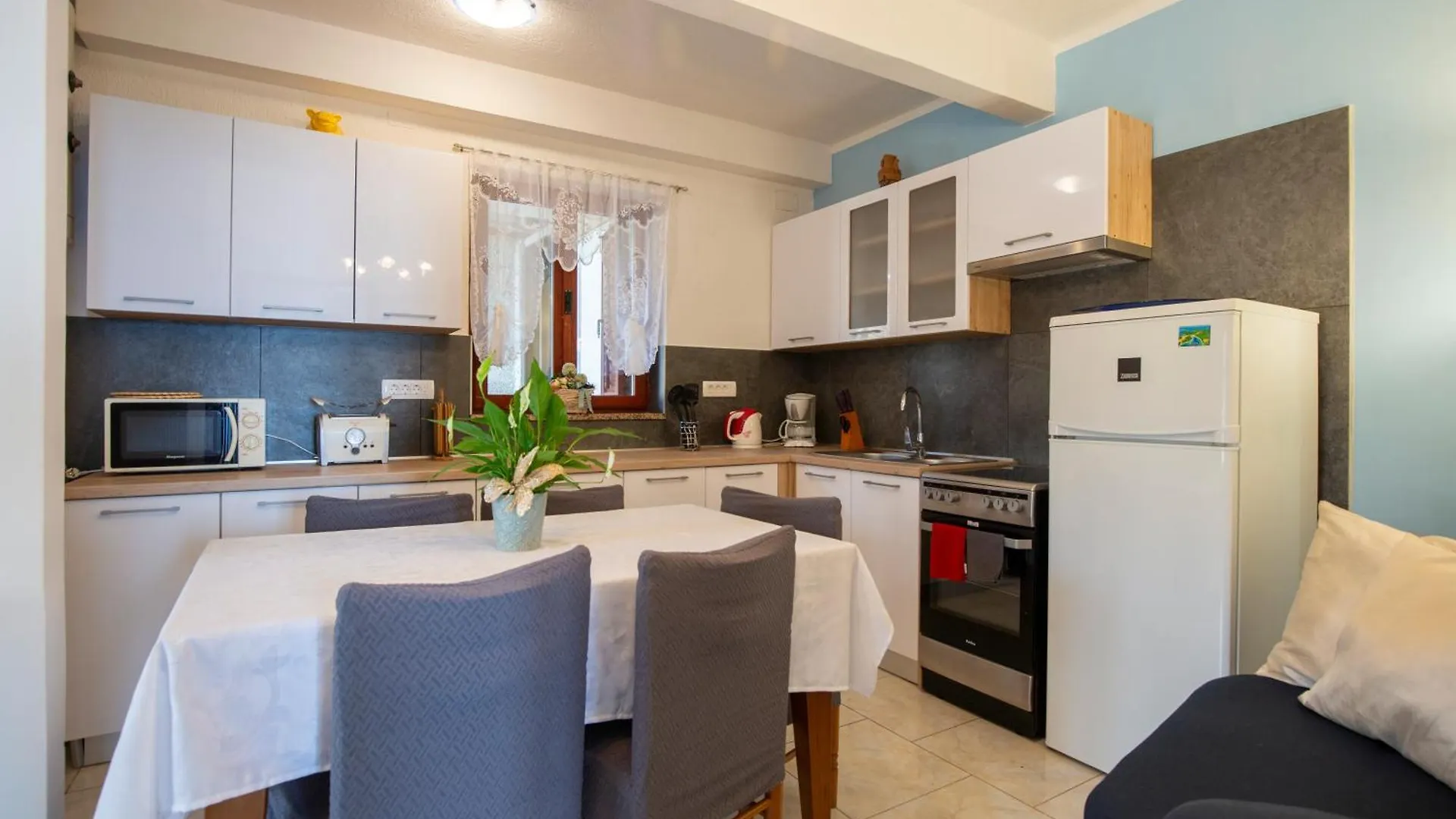 Apartman Fonovici Jurasi 0*,